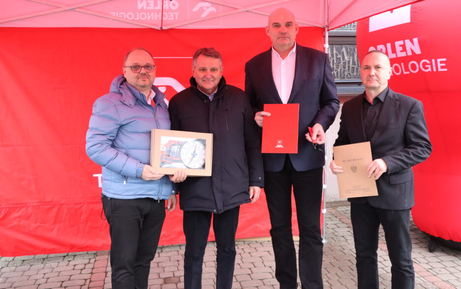 Orlen Technologie S.A. przekazała samochód dla Bieszczadzkiego WOPR